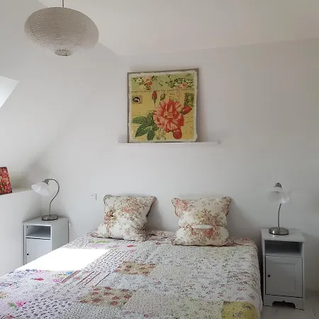 Maison Tombelaine * Vains