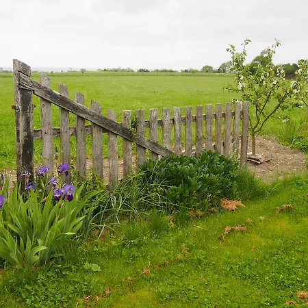 Holiday home Maison Tombelaine *