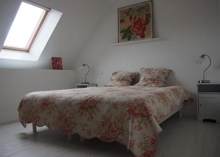 Semesterbostad Maison Tombelaine Vains