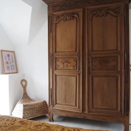 Maison Tombelaine * Vains