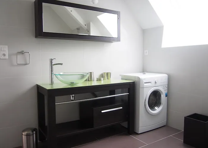 Maison Tombelaine * Vains